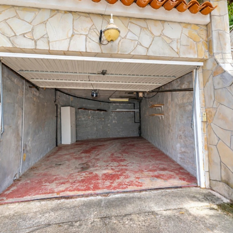 SAINTE-AGNÈS – SPACIEUSE VILLA AVEC VUE MER, PISCINE CHAUFFÉE ET DÉPENDANCE