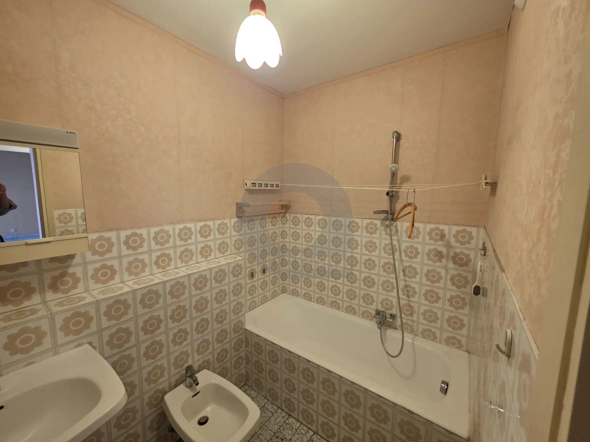 APPARTEMENT DEUX PIECES MENTON PROCHE CENTRE