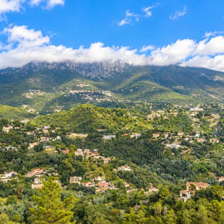 SAINTE-AGNÈS – SPACIEUSE VILLA AVEC VUE MER, PISCINE CHAUFFÉE ET DÉPENDANCE