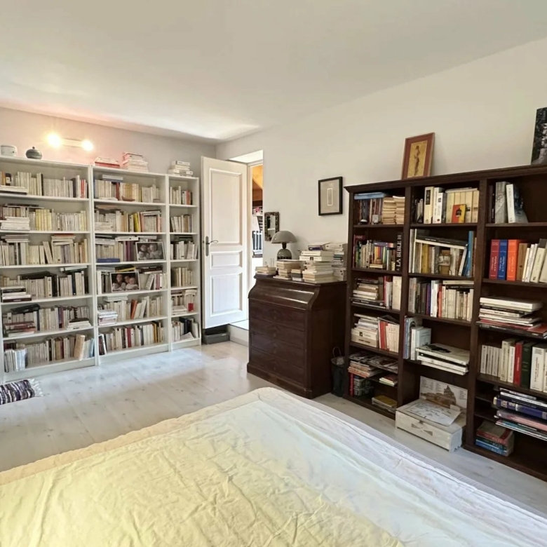 COMMUNE DE SAINTE-AGNES : PROPRIETE DE CHARME – JARDIN – TERRASSES – PARKINGS – GARAGE -VUE DEGAGEE – COUP DE COEUR !