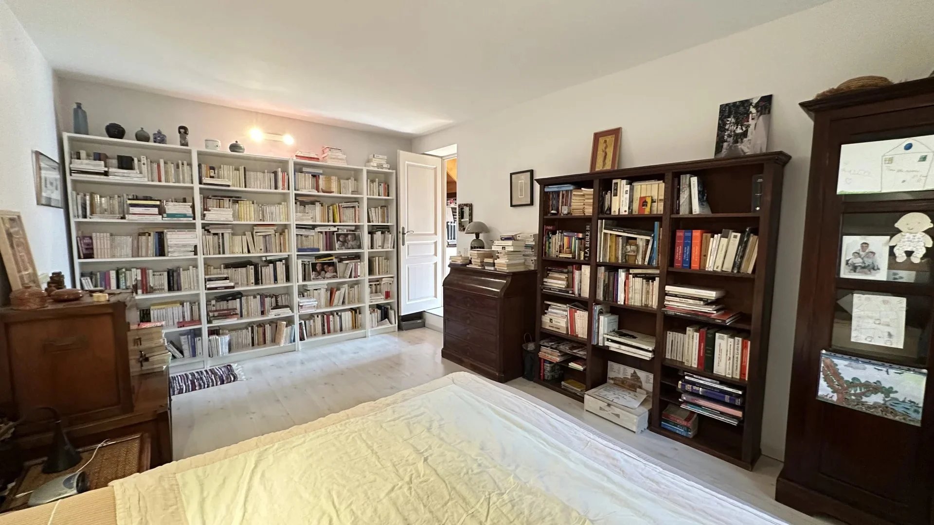COMMUNE DE SAINTE-AGNES : PROPRIETE DE CHARME – JARDIN – TERRASSES – PARKINGS – GARAGE -VUE DEGAGEE – COUP DE COEUR !