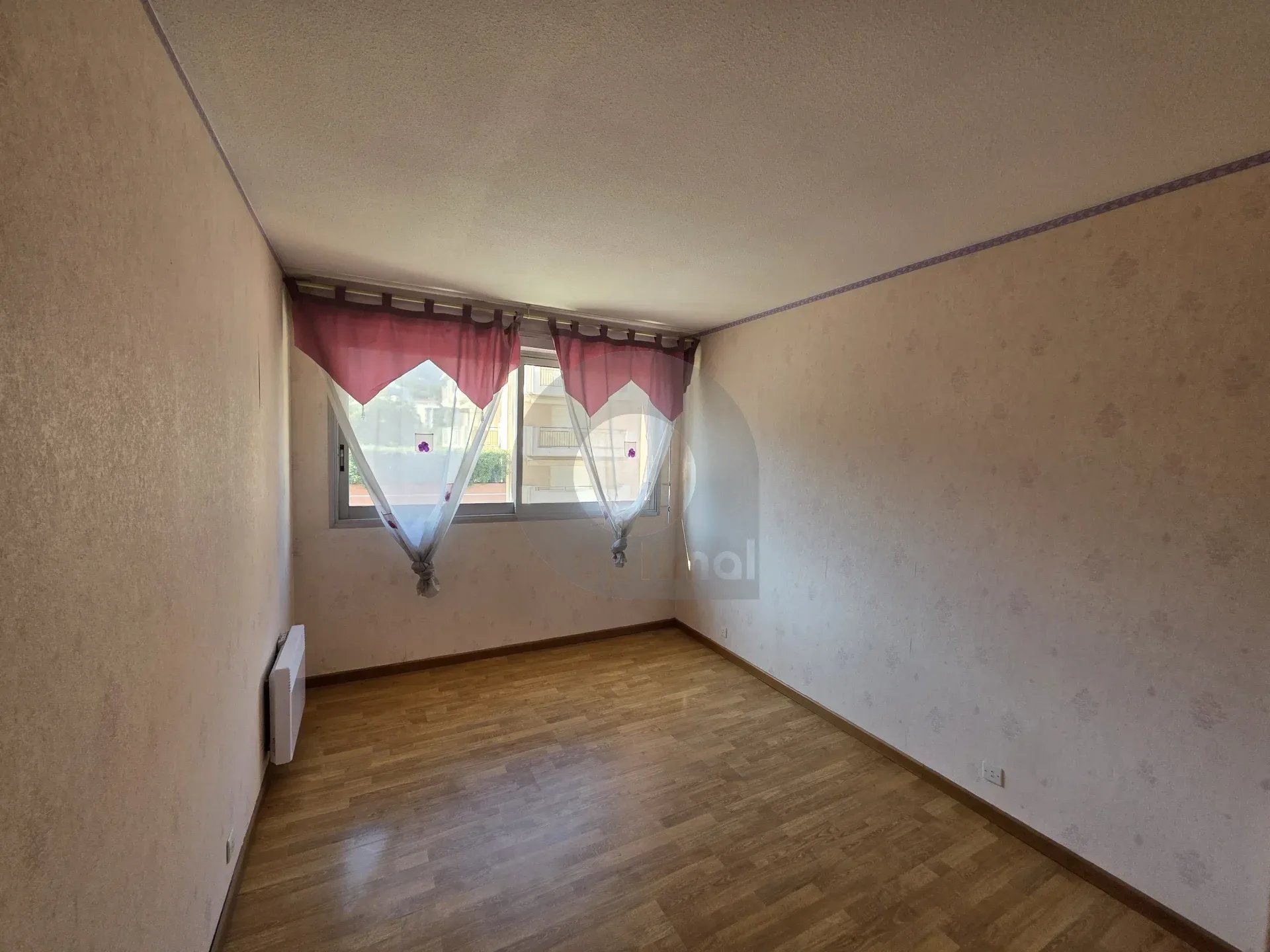 APPARTEMENT DEUX PIECES MENTON PROCHE CENTRE