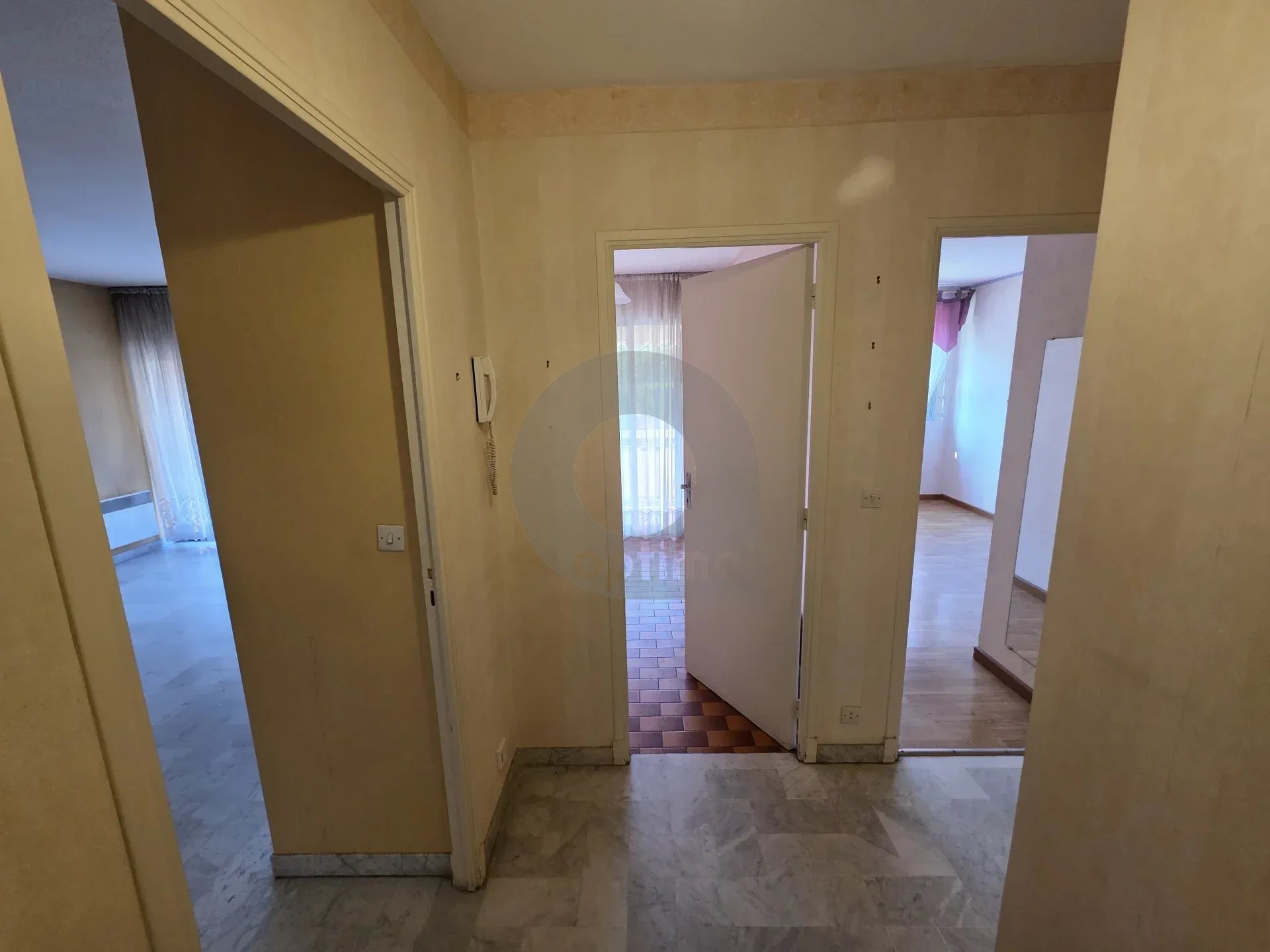 APPARTEMENT DEUX PIECES MENTON PROCHE CENTRE