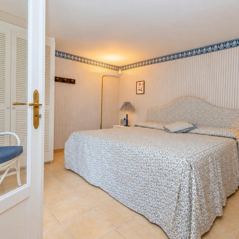 SAINTE-AGNÈS – SPACIEUSE VILLA AVEC VUE MER, PISCINE CHAUFFÉE ET DÉPENDANCE