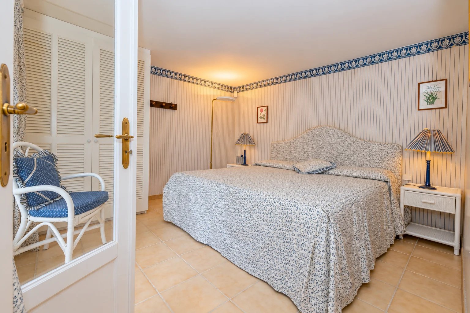 SAINTE-AGNÈS – SPACIEUSE VILLA AVEC VUE MER, PISCINE CHAUFFÉE ET DÉPENDANCE