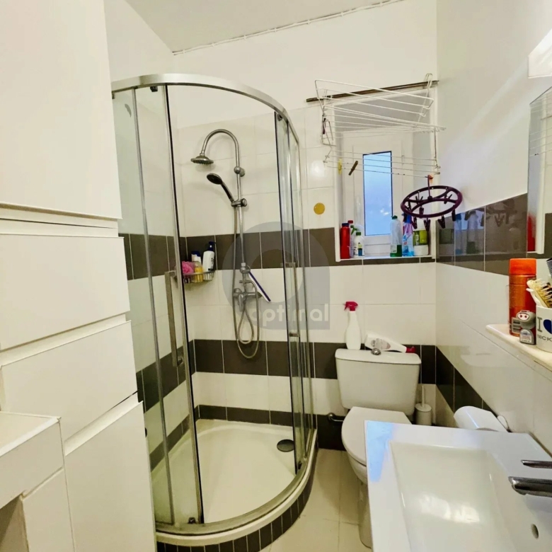 BORD ET FACE MER de Menton, 2 pièces de 59m²