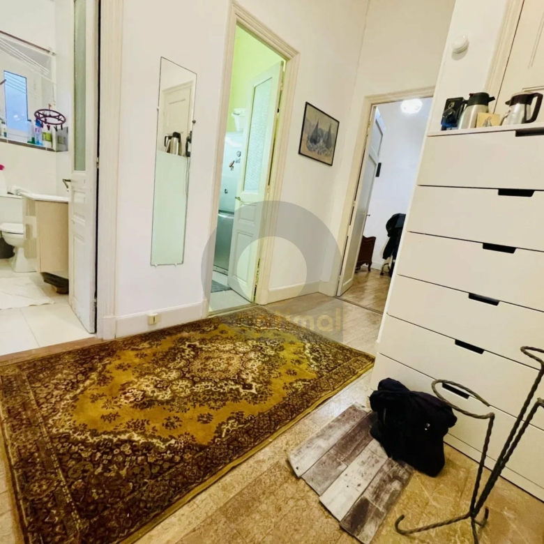 BORD ET FACE MER de Menton, 2 pièces de 59m²