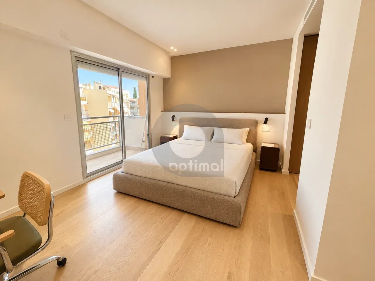 SUPERBE 3 PIECES EN DERNIER ETAGE CENTRE MENTON