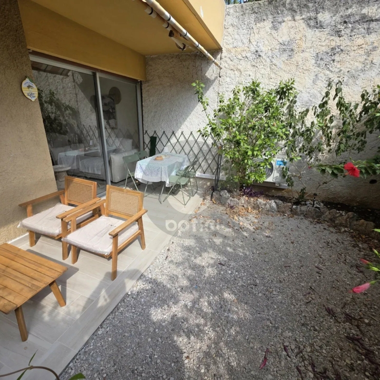 A LOUER BEAU STUDIO MEUBLE AVEC JARDIN – MENTON GARAVAN