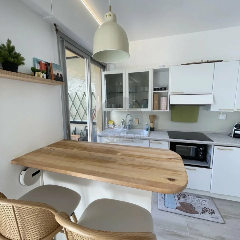 A LOUER BEAU STUDIO MEUBLE AVEC JARDIN – MENTON GARAVAN