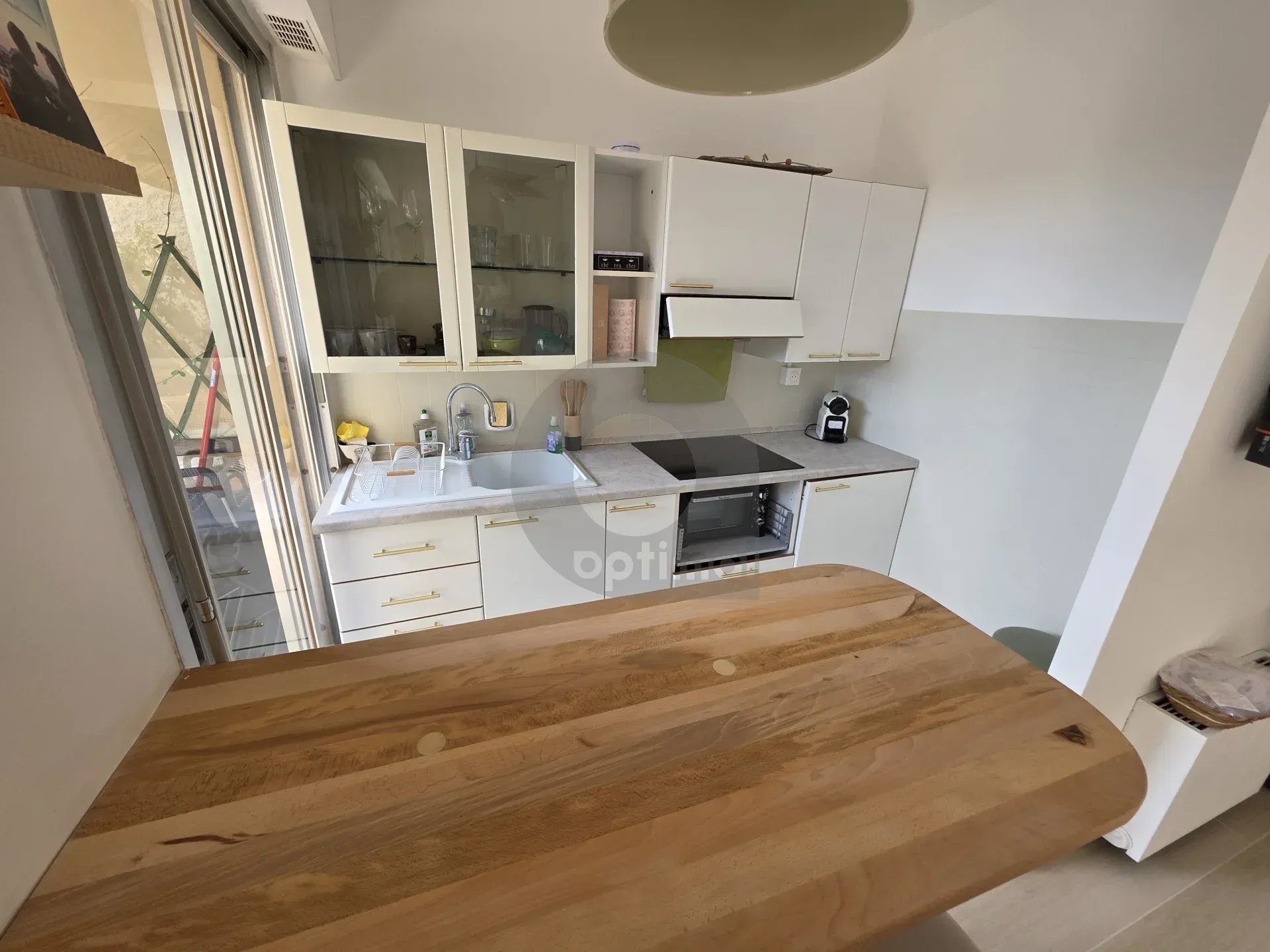 A LOUER BEAU STUDIO MEUBLE AVEC JARDIN – MENTON GARAVAN