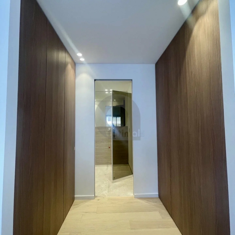 SUPERBE 3 PIECES EN DERNIER ETAGE CENTRE MENTON