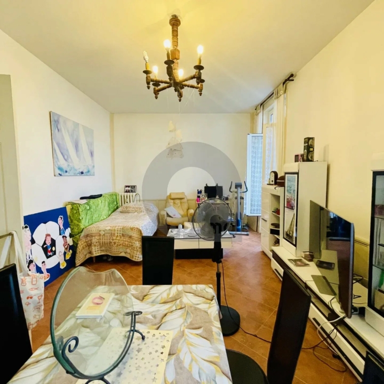 BORD ET FACE MER de Menton, 2 pièces de 59m²