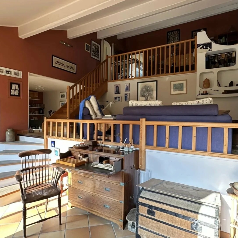 COMMUNE DE SAINTE-AGNES : PROPRIETE DE CHARME – JARDIN – TERRASSES – PARKINGS – GARAGE -VUE DEGAGEE – COUP DE COEUR !