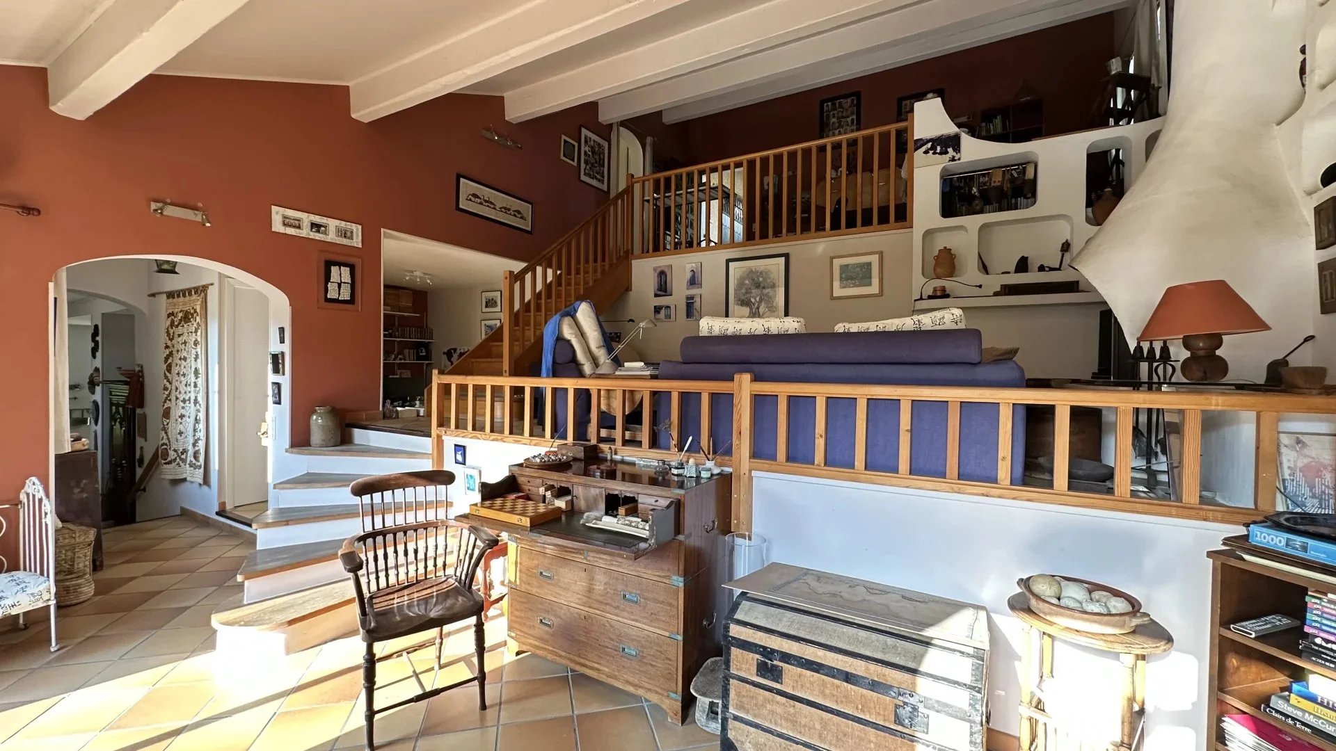 COMMUNE DE SAINTE-AGNES : PROPRIETE DE CHARME – JARDIN – TERRASSES – PARKINGS – GARAGE -VUE DEGAGEE – COUP DE COEUR !