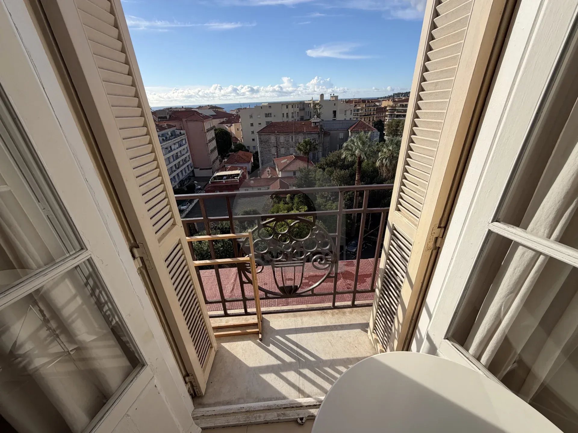 Résidence LE LOUVRE – Ancien Palace – Menton Centre