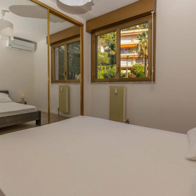 Appartement 2 pièces grande terrasse et parking à Menton Garavan