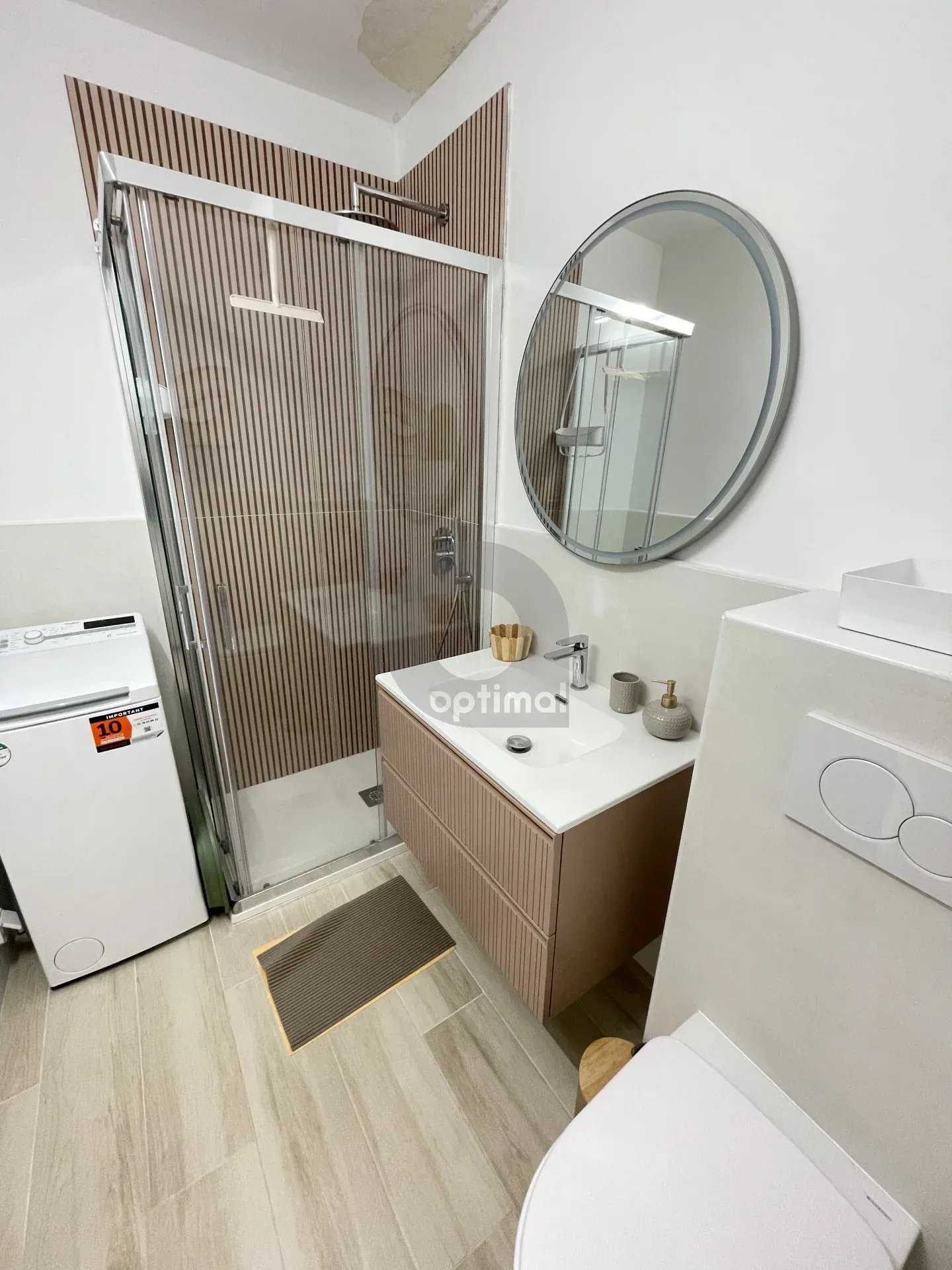 A LOUER BEAU STUDIO MEUBLE AVEC JARDIN – MENTON GARAVAN