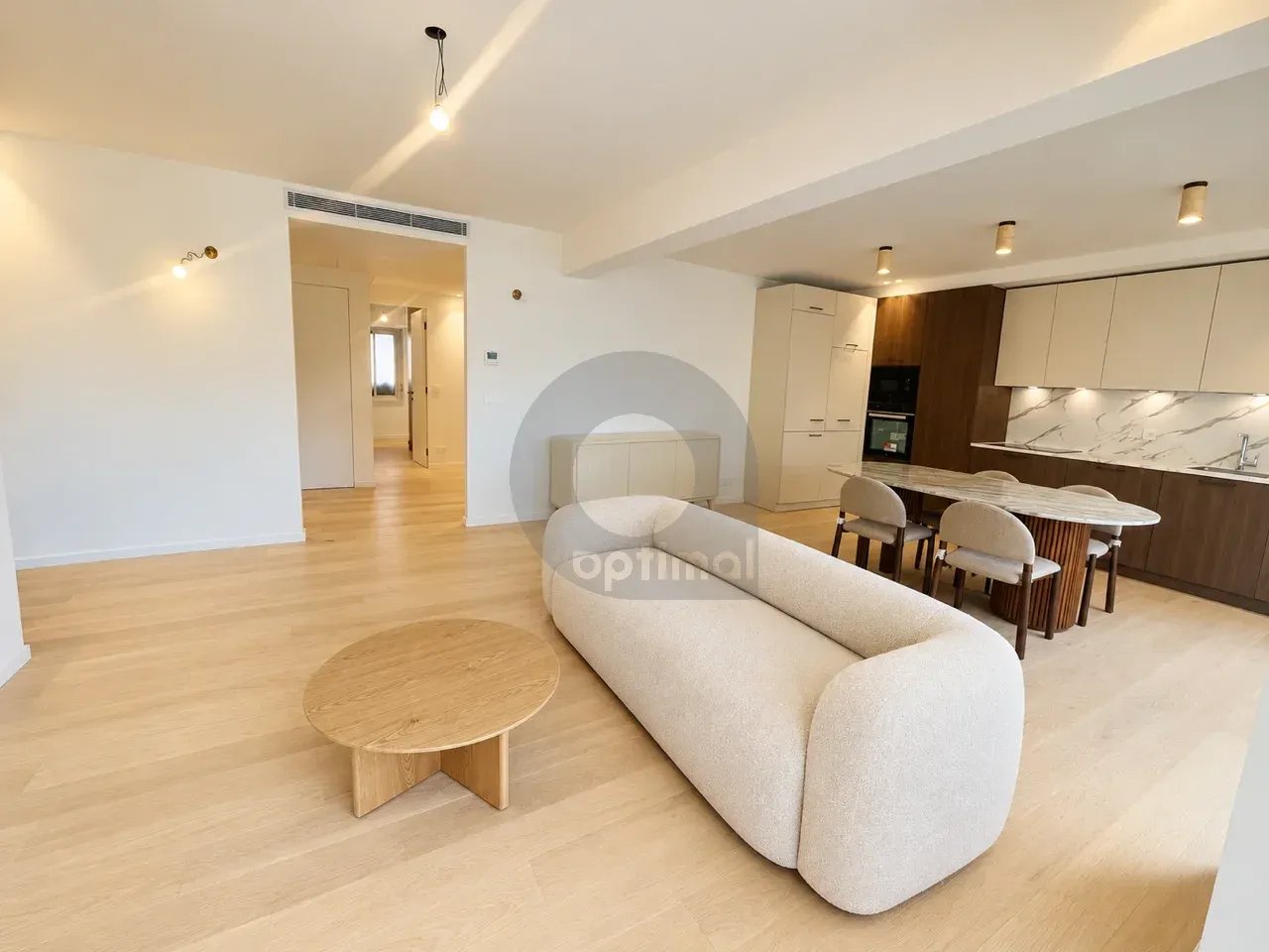 SUPERBE 3 PIECES EN DERNIER ETAGE CENTRE MENTON