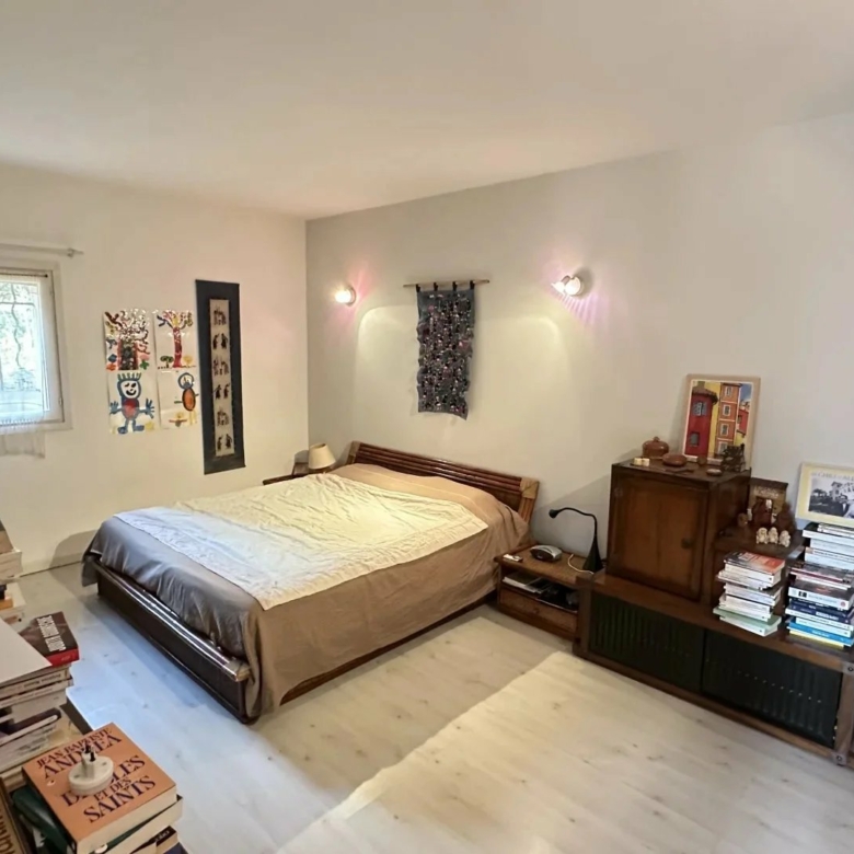 COMMUNE DE SAINTE-AGNES : PROPRIETE DE CHARME – JARDIN – TERRASSES – PARKINGS – GARAGE -VUE DEGAGEE – COUP DE COEUR !