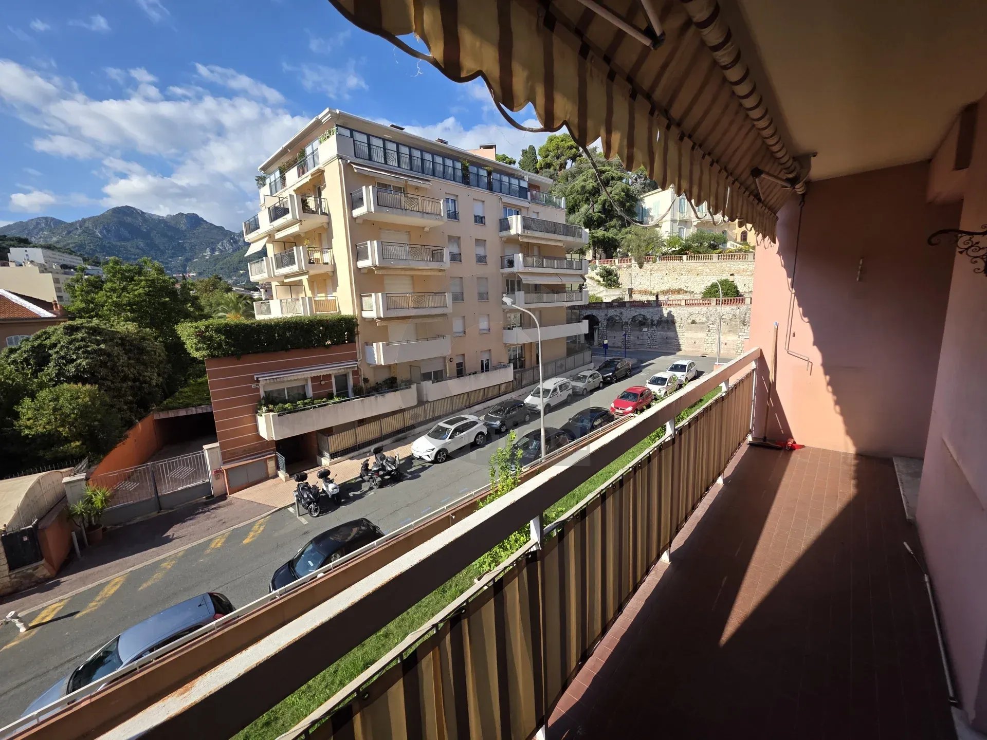 APPARTEMENT DEUX PIECES MENTON PROCHE CENTRE