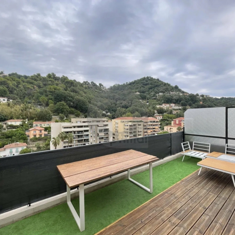 A LOUER APPT MEUBLE – ETAGE ELEVE – TERRASSE