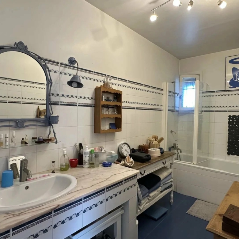 COMMUNE DE SAINTE-AGNES : PROPRIETE DE CHARME – JARDIN – TERRASSES – PARKINGS – GARAGE -VUE DEGAGEE – COUP DE COEUR !