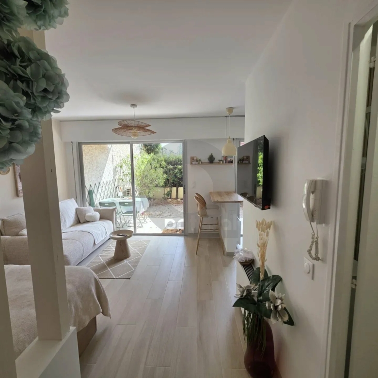 A LOUER BEAU STUDIO MEUBLE AVEC JARDIN – MENTON GARAVAN