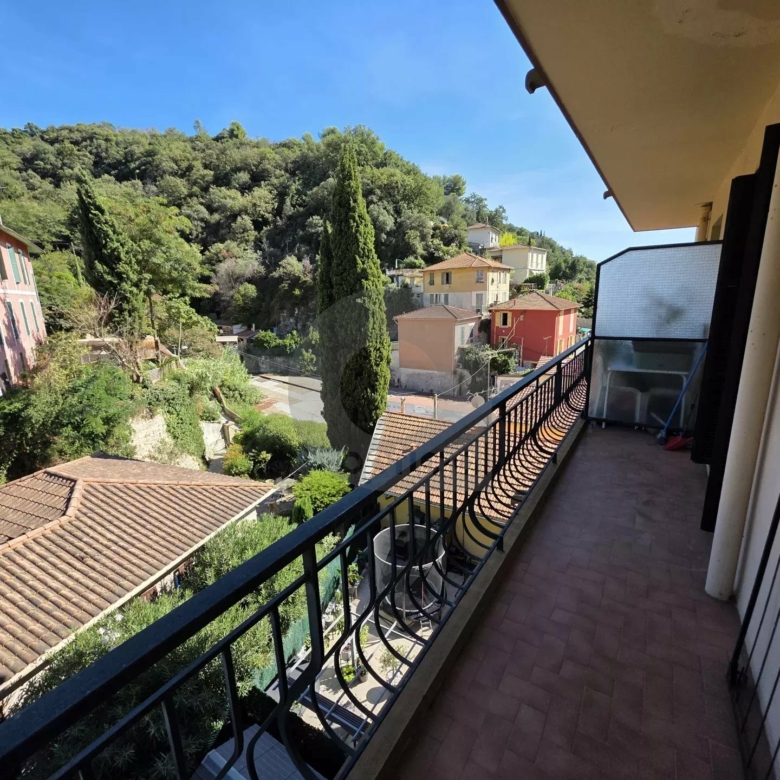 STUDIO AVEC TERRASSE MENTON CAREÏ