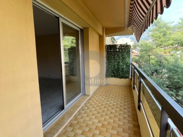 A LOUER 2P TRAVERSANT PROCHE CENTRE MENTON