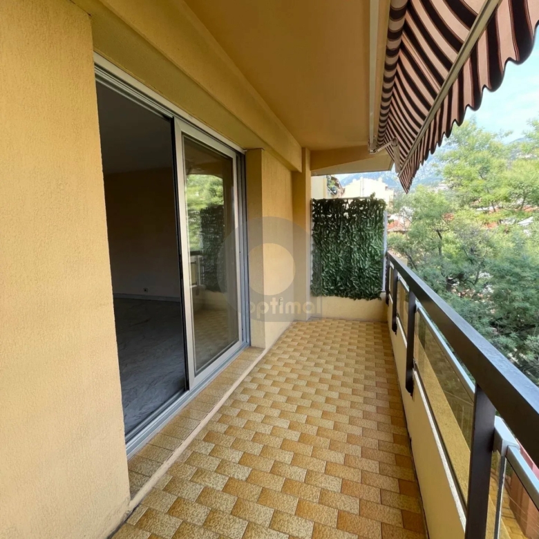 A LOUER 2P TRAVERSANT PROCHE CENTRE MENTON