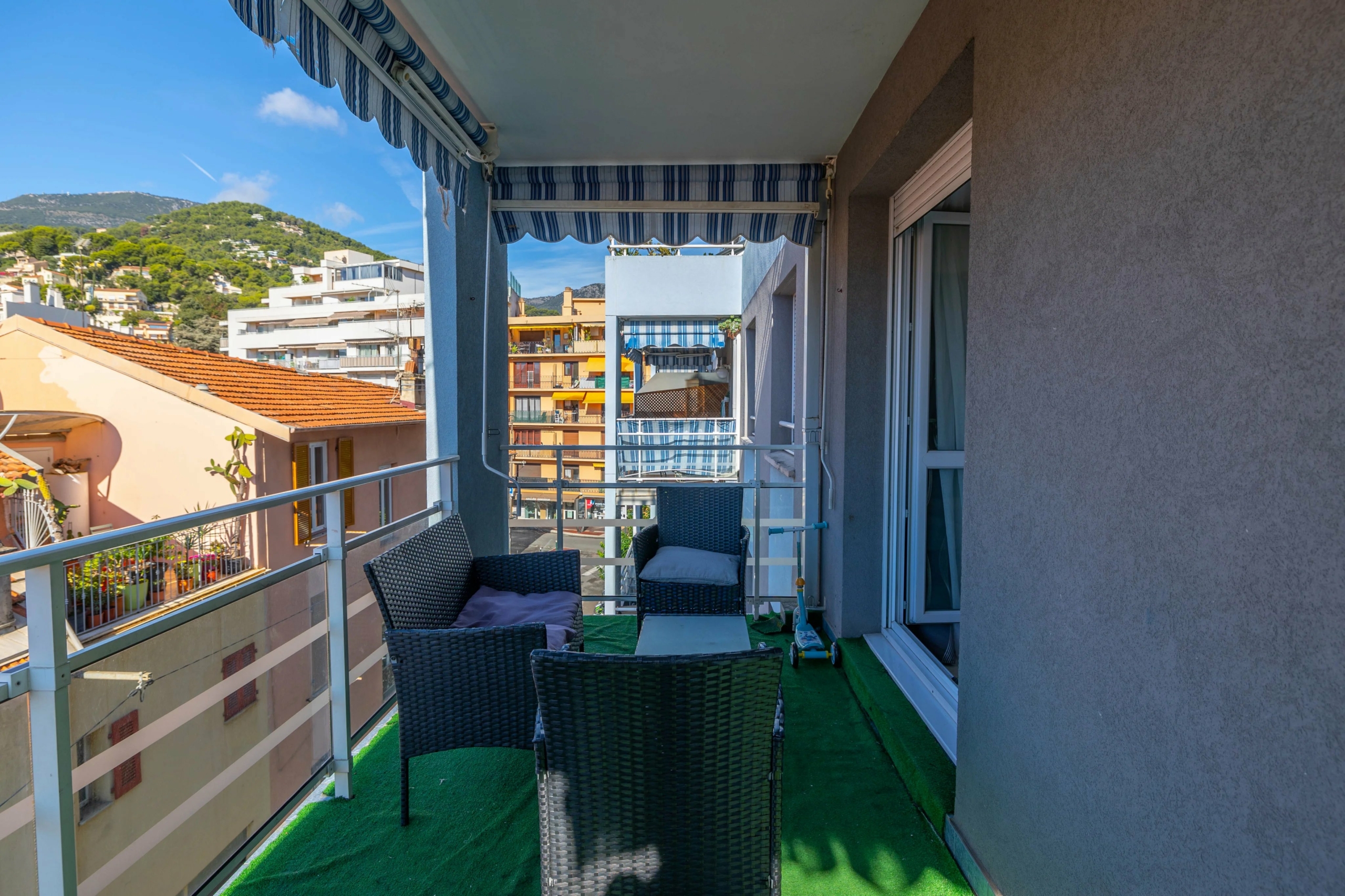 RCM – Charmant 3 pièces avec grande terrasse et parking