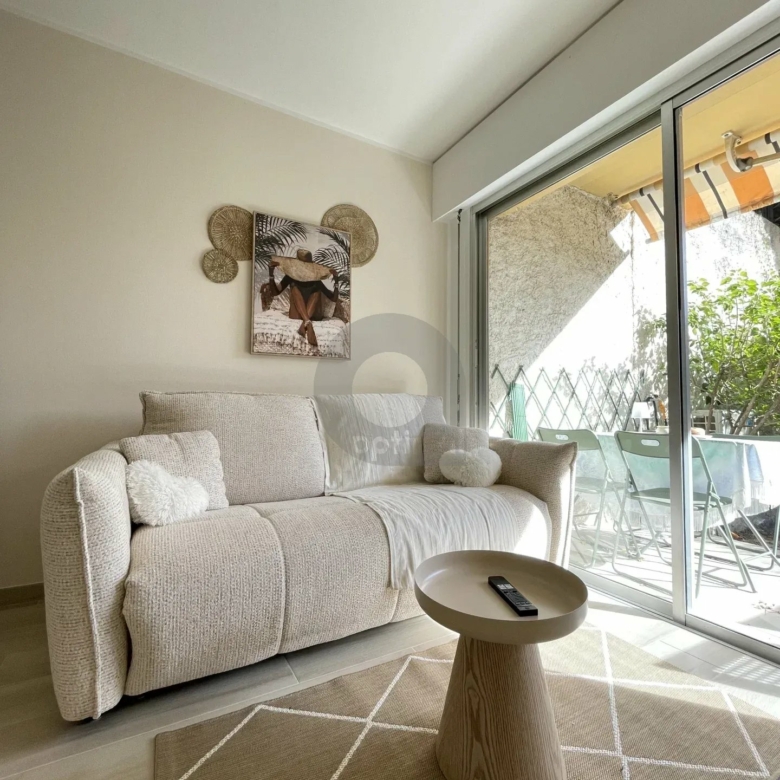 A LOUER BEAU STUDIO MEUBLE AVEC JARDIN – MENTON GARAVAN