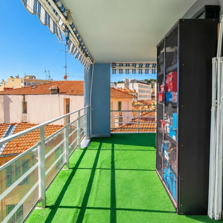 RCM – Charmant 3 pièces avec grande terrasse et parking