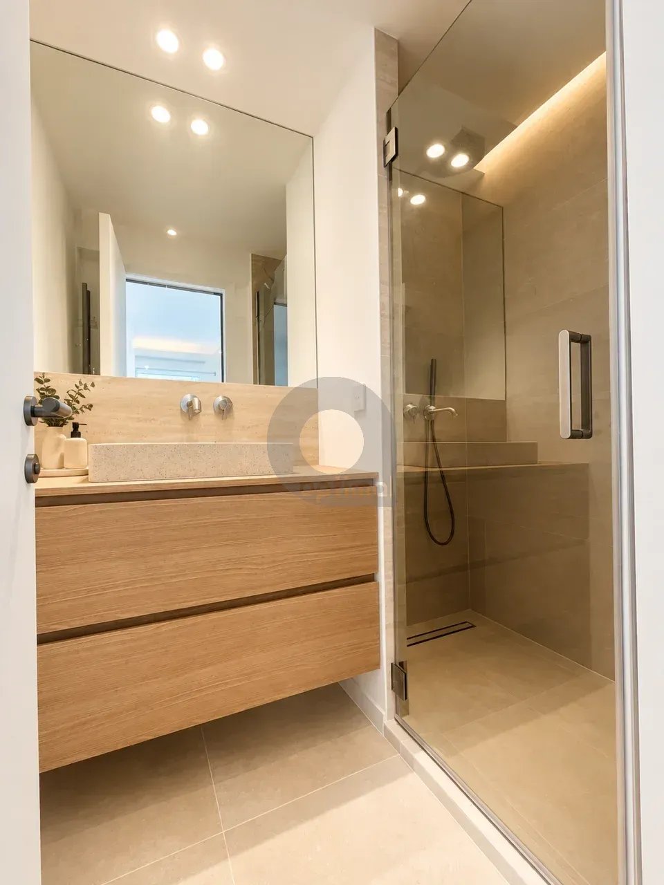 SUPERBE 3 PIECES EN DERNIER ETAGE CENTRE MENTON