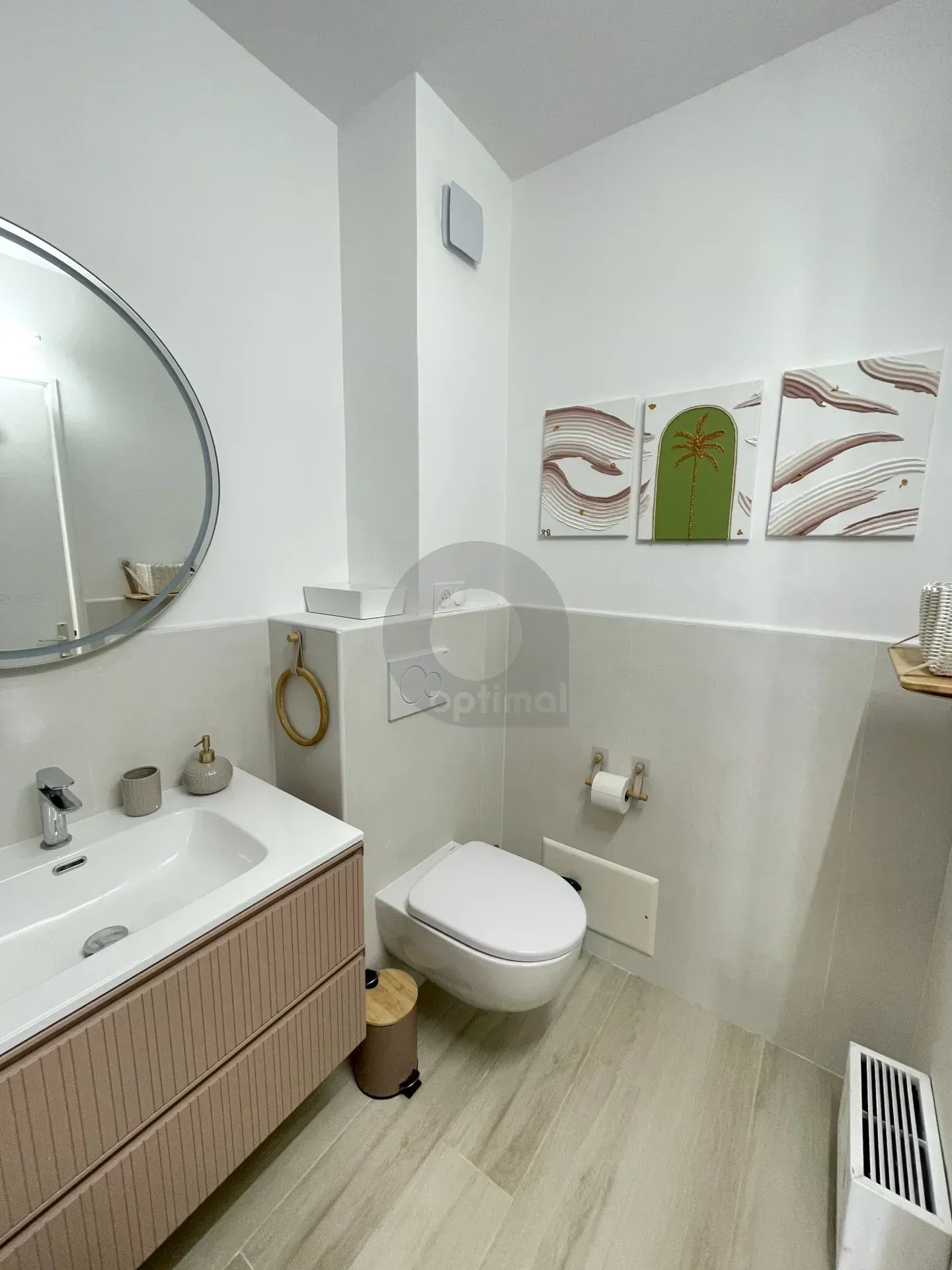 A LOUER BEAU STUDIO MEUBLE AVEC JARDIN – MENTON GARAVAN