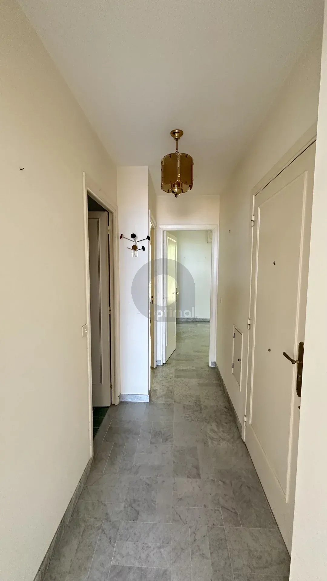 MENTON – TERRES CHAUDES: APPARTEMENT 2P AVEC VUE MER PANORAMIQUE –  GARAGE et CAVE