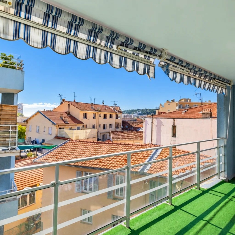 RCM – Charmant 3 pièces avec grande terrasse et parking