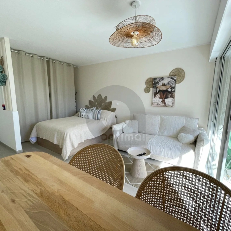 A LOUER BEAU STUDIO MEUBLE AVEC JARDIN – MENTON GARAVAN