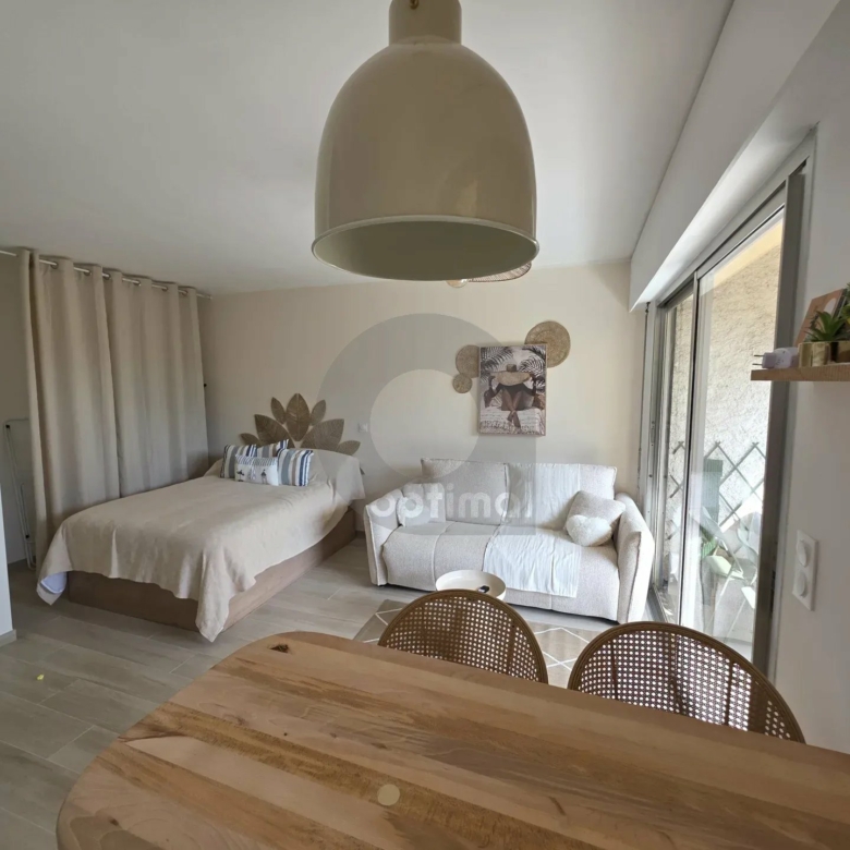 A LOUER BEAU STUDIO MEUBLE AVEC JARDIN – MENTON GARAVAN
