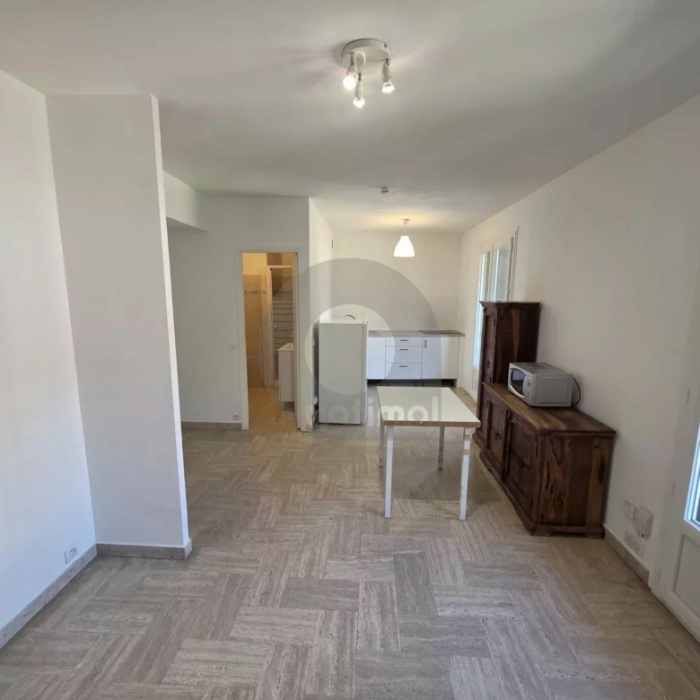 STUDIO AVEC TERRASSE MENTON CAREÏ