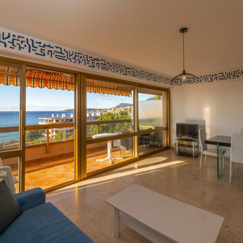 Appartement 2 pièces grande terrasse et parking à Menton Garavan
