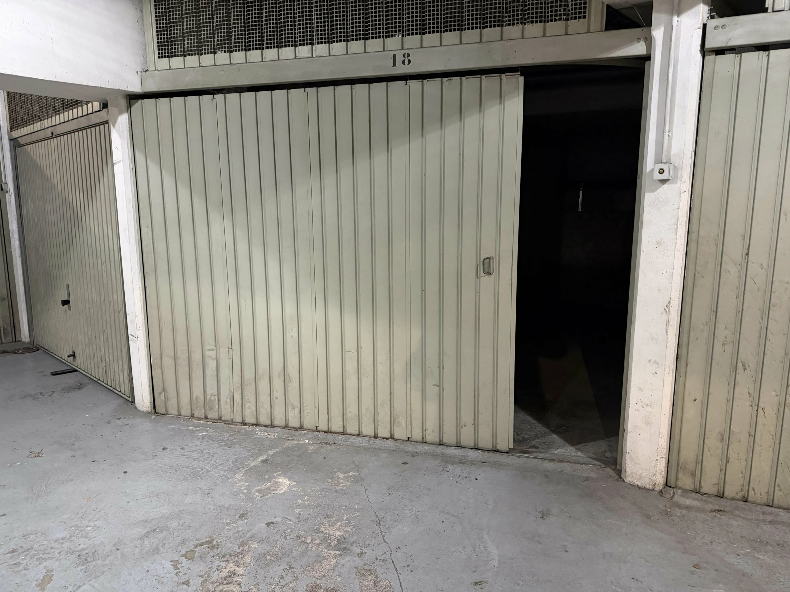 MENTON GARAGE à VENDRE PROCHE ROQUEBRUNE CARNOLES