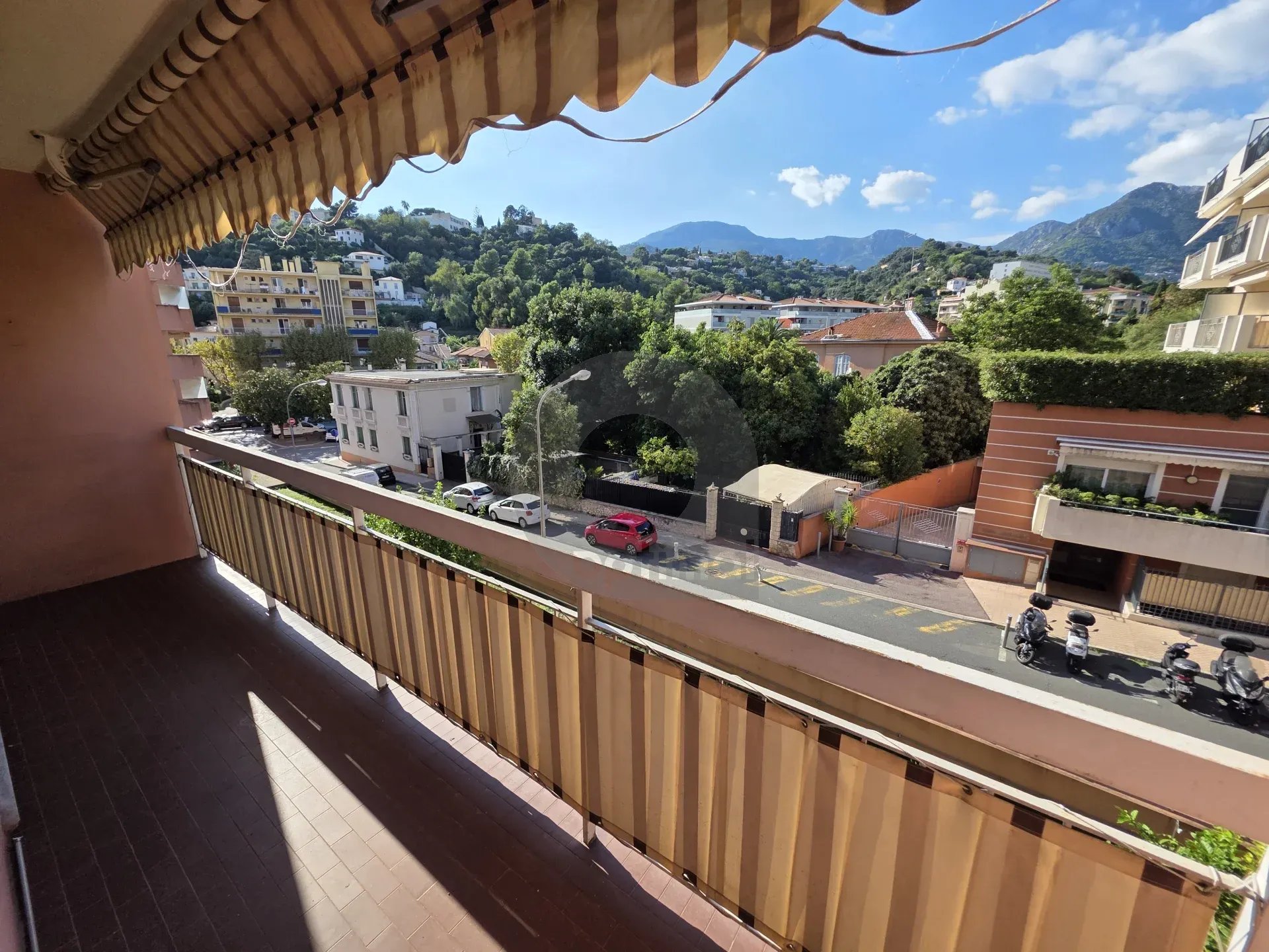 APPARTEMENT DEUX PIECES MENTON PROCHE CENTRE