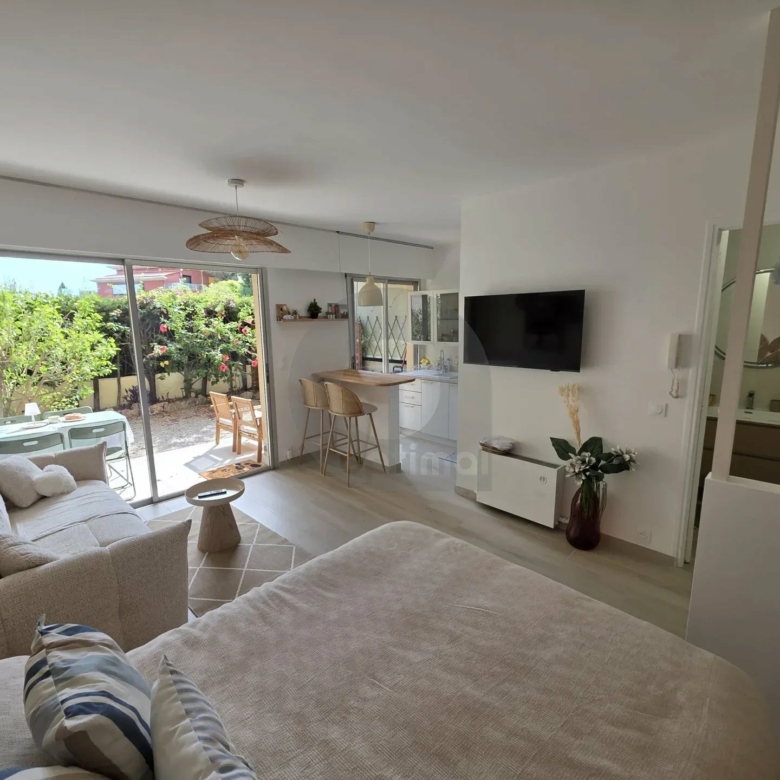 A LOUER BEAU STUDIO MEUBLE AVEC JARDIN – MENTON GARAVAN