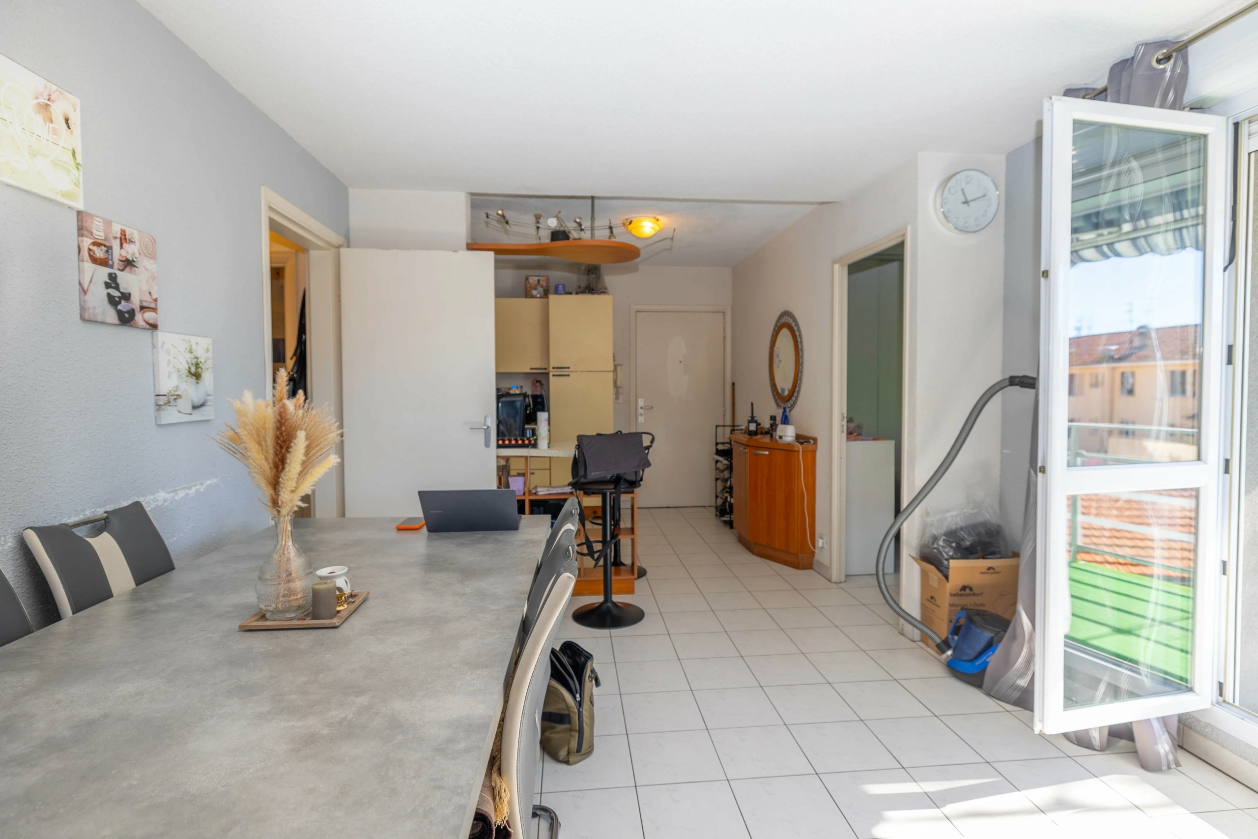 RCM – Charmant 3 pièces avec grande terrasse et parking