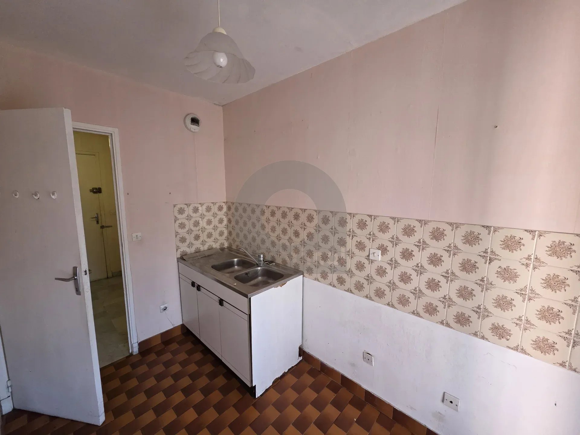 APPARTEMENT DEUX PIECES MENTON PROCHE CENTRE