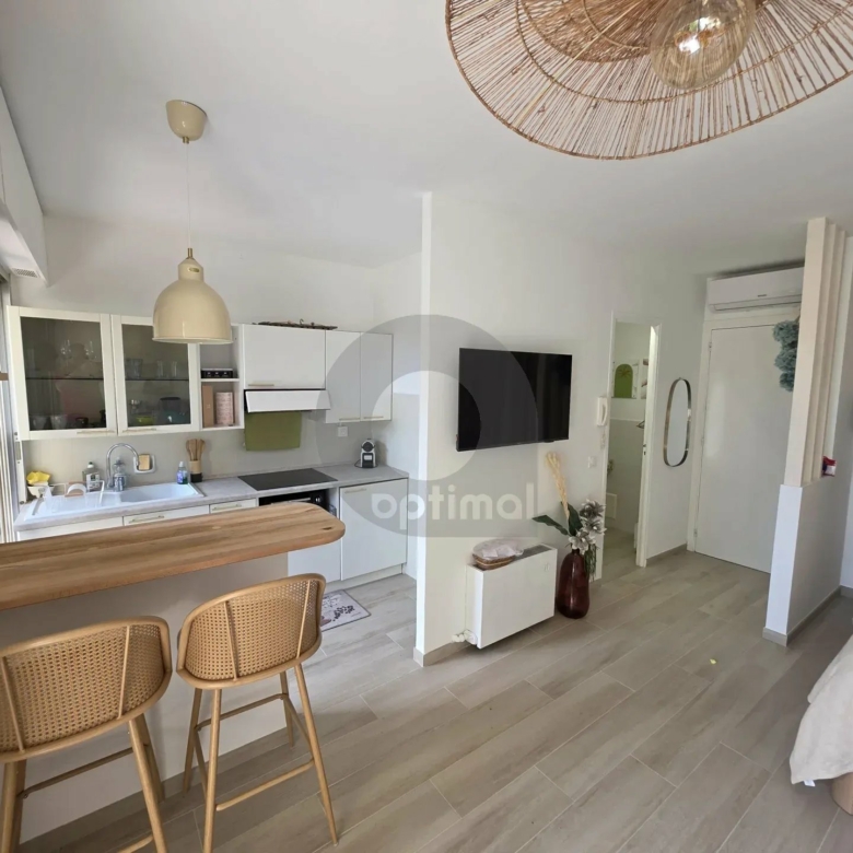 A LOUER BEAU STUDIO MEUBLE AVEC JARDIN – MENTON GARAVAN